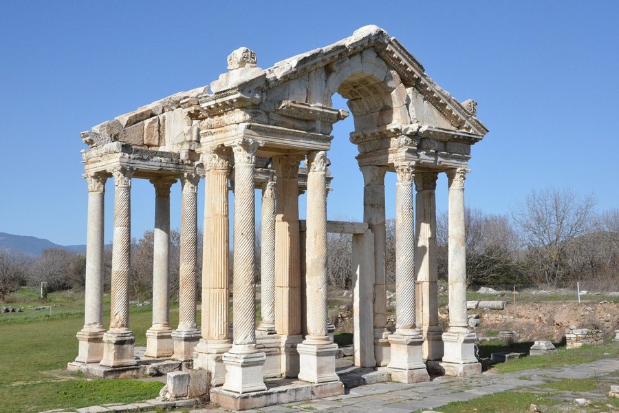 Afrodisias Antik Kenti - Tetrapylon