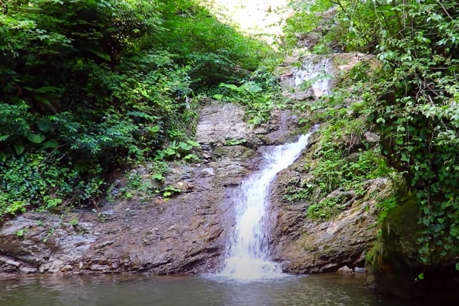 Düzce Saklıkent Şelalesi