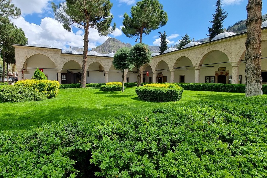 Amasya II. Beyazıt Camii ve Külliyesi