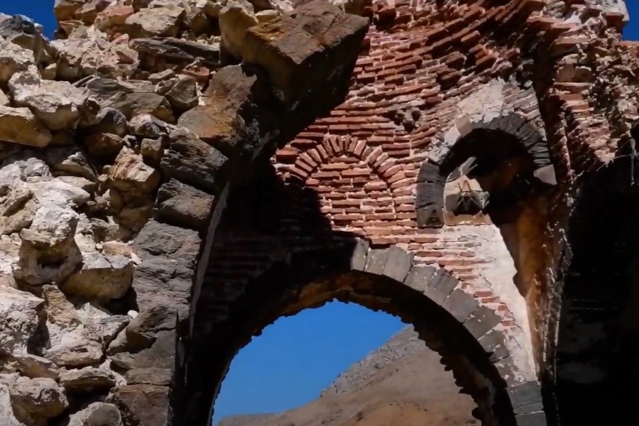 Kutsal Havariler Manastırı (Arak Manastırı)