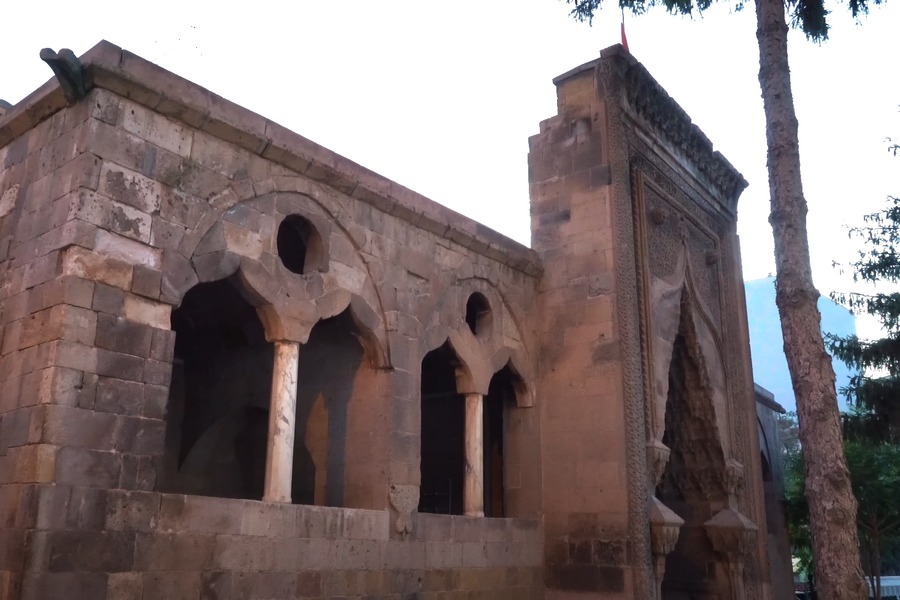 Niğde Ak Medrese