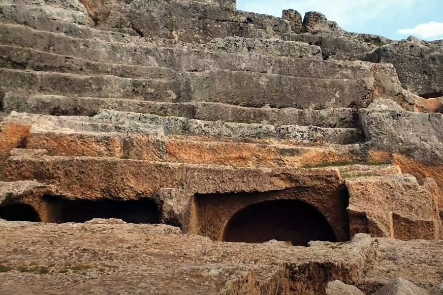 Perre Kaya Mezarları