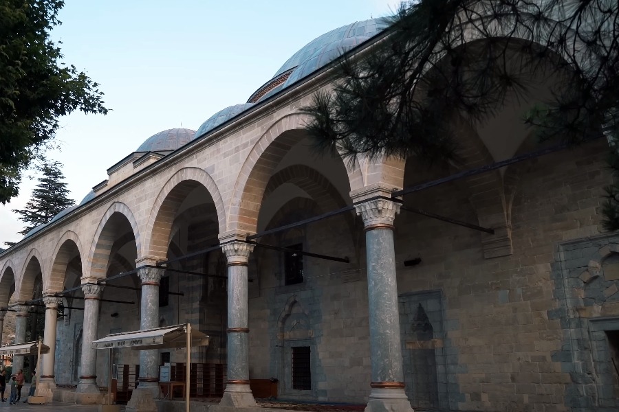 Ali Paşa Camii ve Hamamı