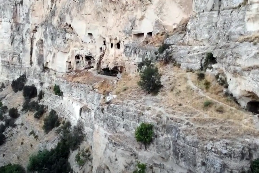 Tunceli İn Delikleri