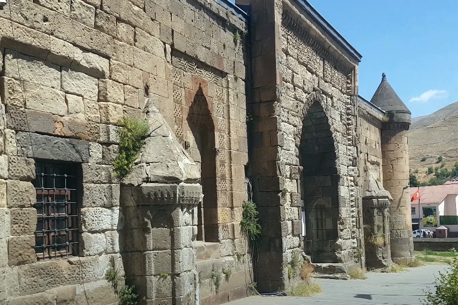 Bitlis İhlasiye Medresesi