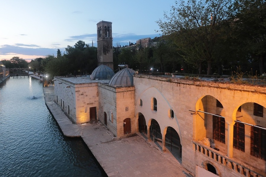 Halil Ür-Rahman Camii (Döşeme Camii)